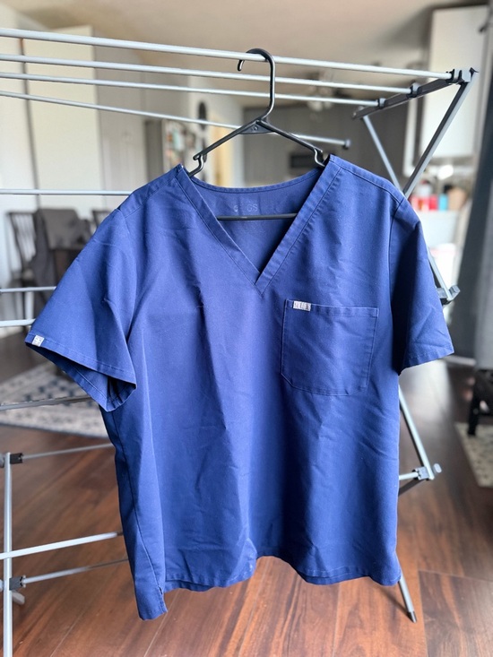 Figs Tops - Figs Navy Short Sleeve V‑Neck Scrub Top